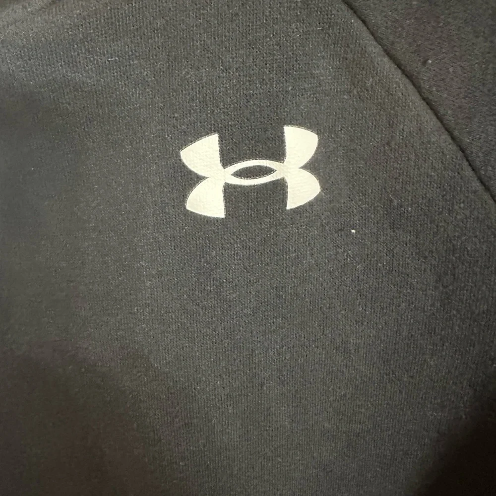 Under Armour kids black Hoodie